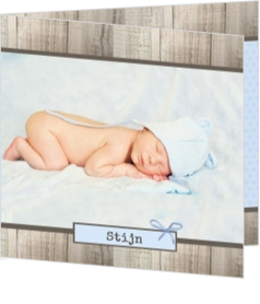 Geboortekaartje met eigen foto, wel zo uniek! - modern foto geboortekaartje jongen hout en strikje, vk
